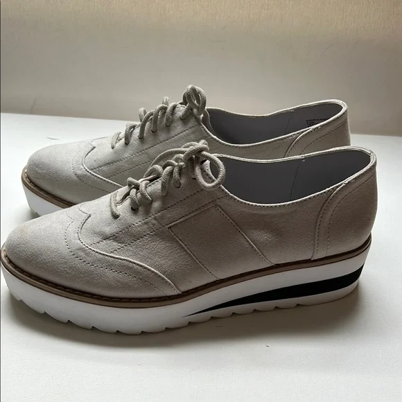 Madden Girl Gray Sneakers with Platform Sole Beige color Size 8.5 - Picture 4 of 11